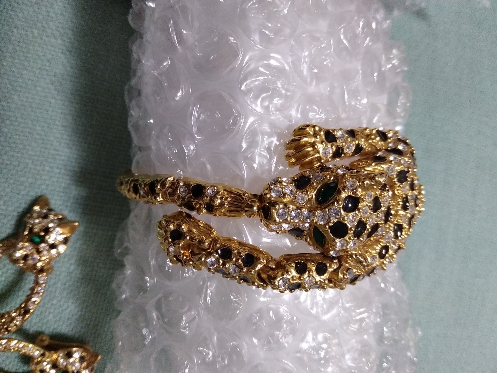 VTG STATEMENT RUNWAY EMERALD LEOPARD CRYSTAL ENAM… - image 12