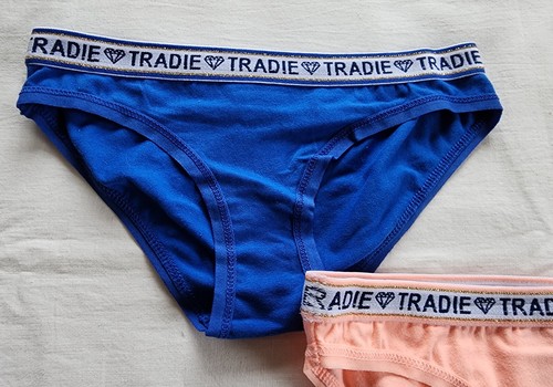 Tradie Girls Fitsational My Favourite Things Bikini Brief 3 Pack Size 10/12 New - Picture 5 of 7