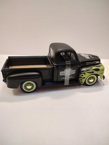 Maisto 1948 Ford Pickup Harley Davidson w/ green flames 1:25 Scale - Picture 2 of 8