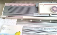 $1086  Creative KR260 9mm Ribber Knitting Machine for Brother KH260 KH270