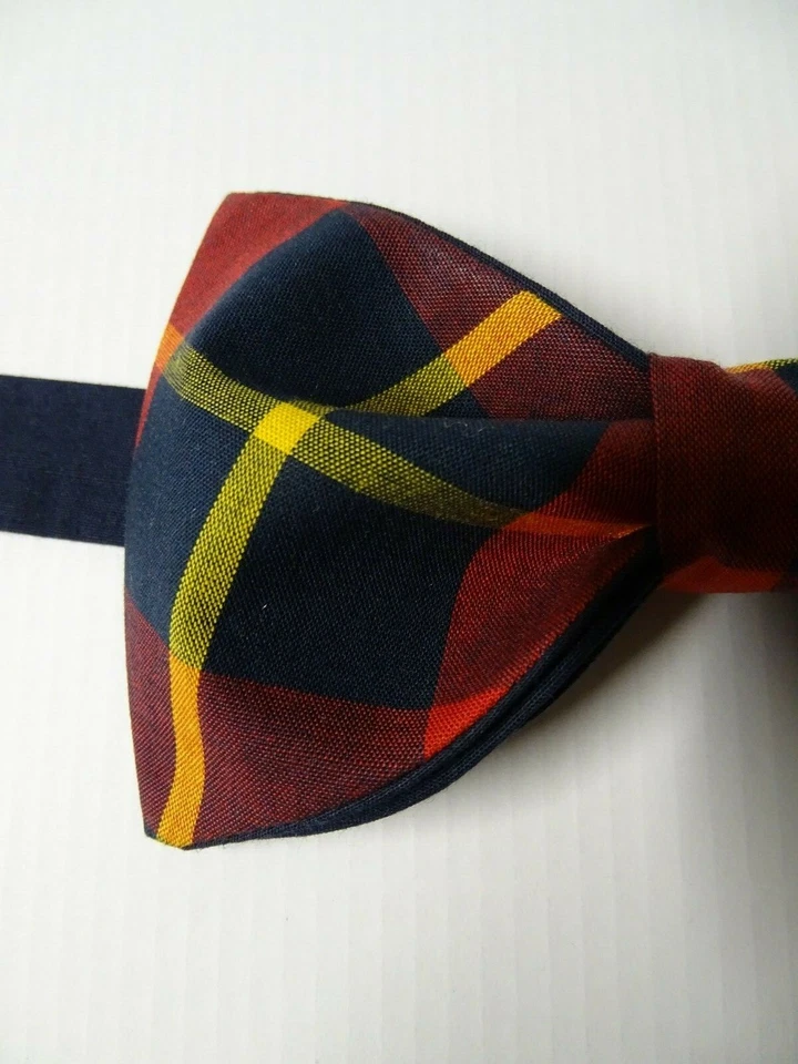 Pajarita a cuadros personalizada para hombre estilo mariposa roja/azul marino preatada regalo 4 él hecha a mano Foto 2 de 3