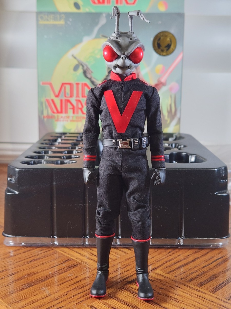 Mezco Toyz One:12 Collective Void Wars Cadet Gomez Red Eye Knight