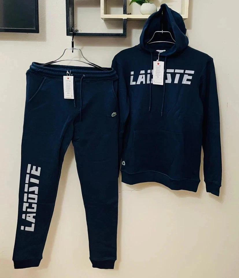 Conjunto de chándal con capucha Lacoste - Sudadera con capucha y pantalón polar con bolsillo canguro Foto 2 de 4