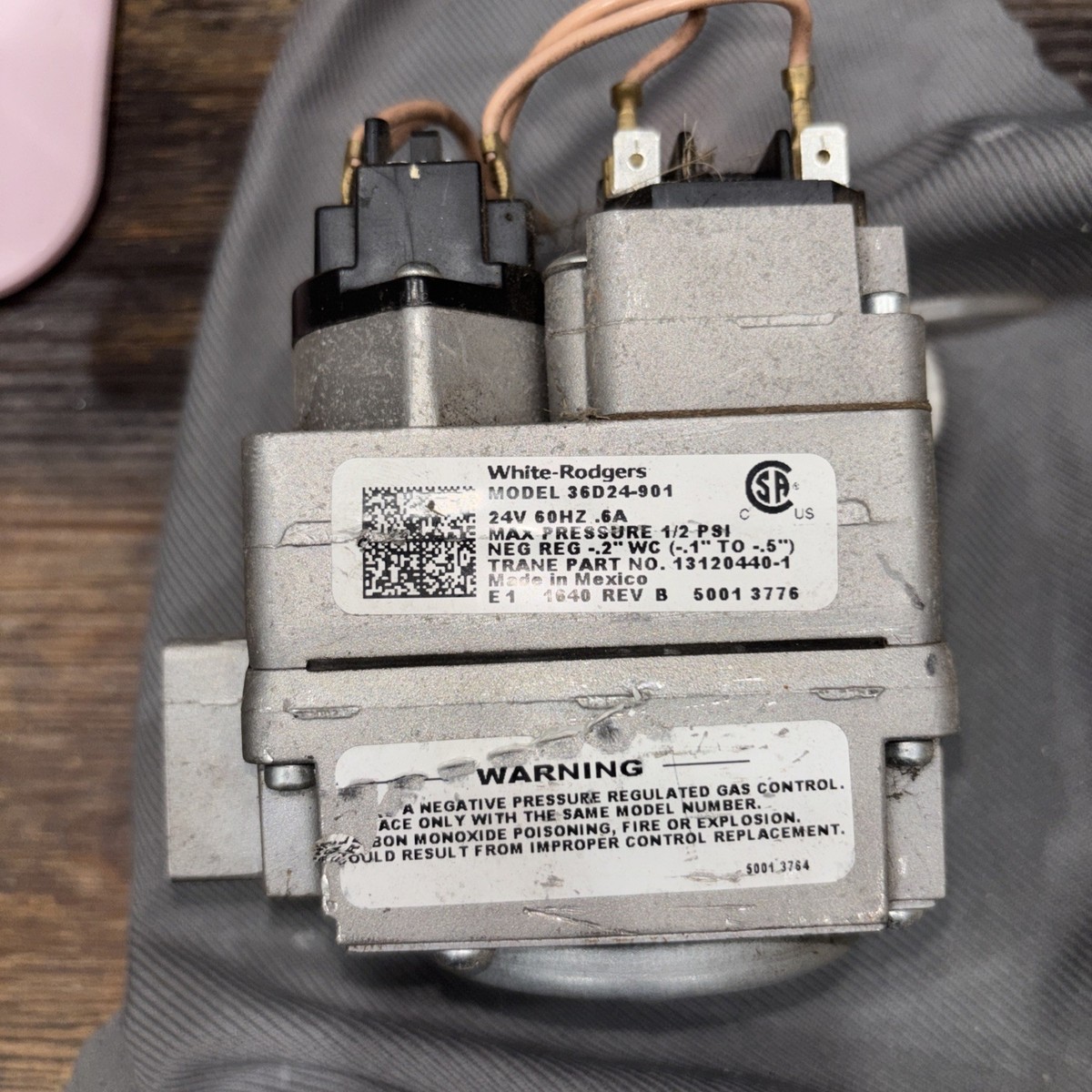 WHITE RODGERS 36D24-901 13120440-1 24V 60 Hz Gas Valve in / out 3