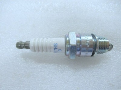 SP23 Genuine NGK BPR7HS-10 Spark Plug OEM New Factory Boat Parts