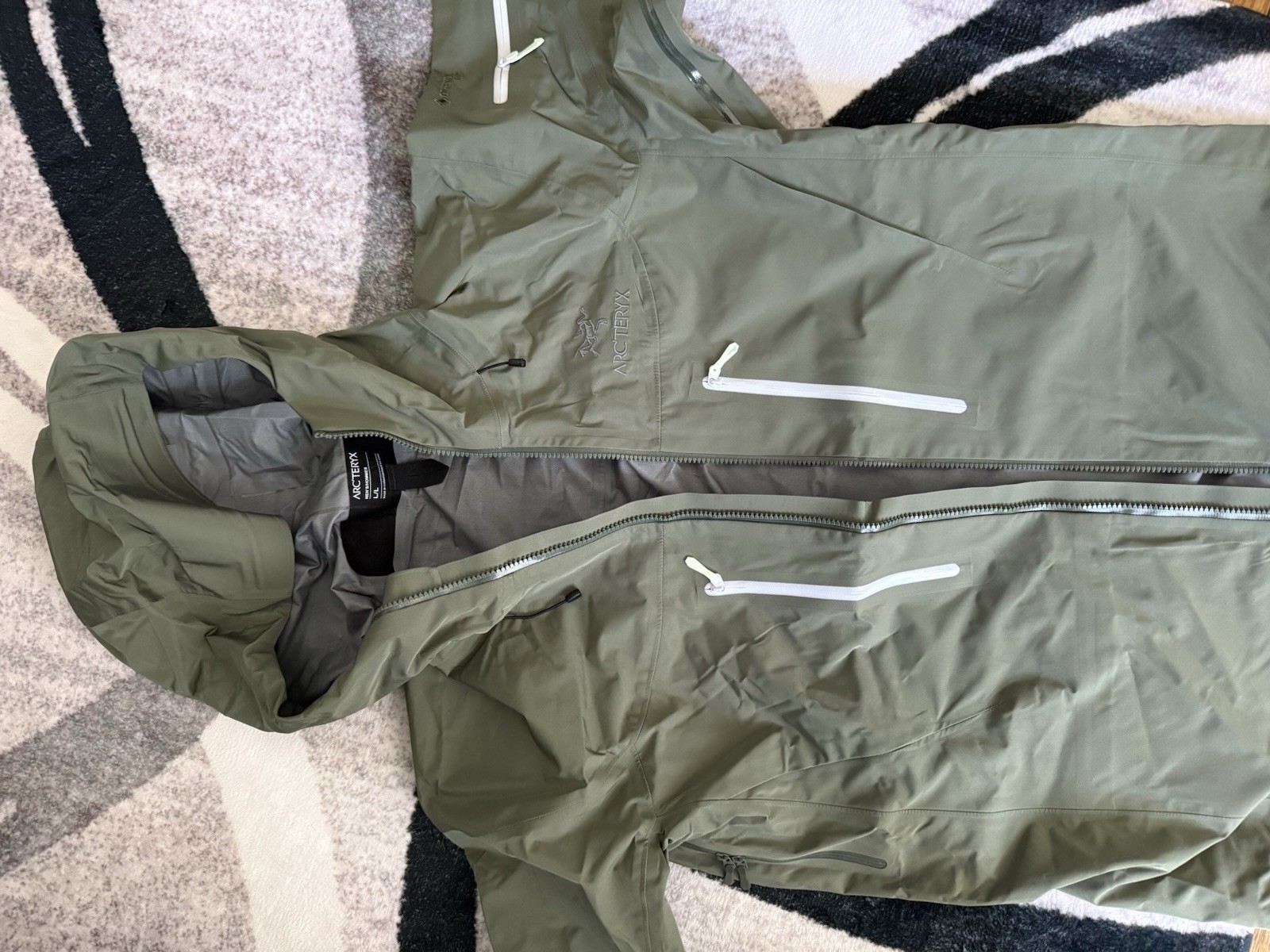 Excellent Condition Arcteryx jacket - image 2