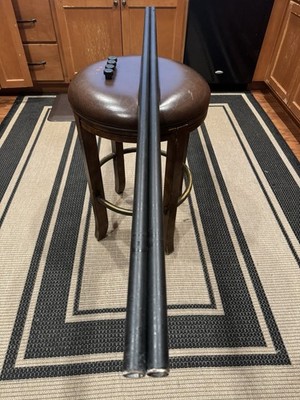 2 Yakima Round Bars Roof Rack Crossbars  66 Used Condition W/ End Caps Look Pic