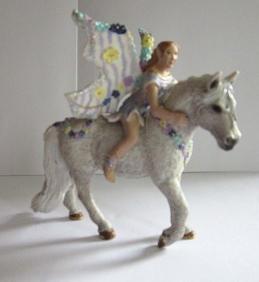 Schleich  Bayala 70410  Oleana  auf Pferd  von 2007