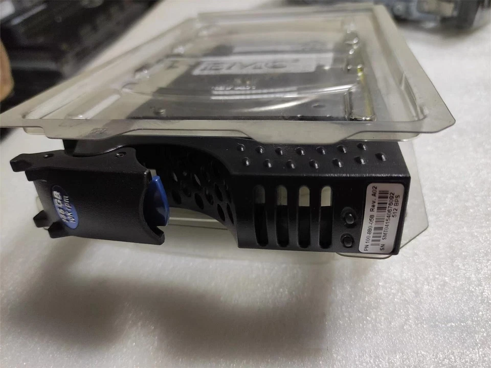 EMC 146GB 100-880-058 10.000 RPM 3.5 in Fiber Channel Internal Hard Disk Drive - Image 2 of 2