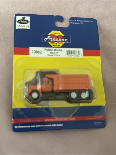 Camión de volteo N ATHEARN 13862 MACK R TODO AMERICANO | Condition: New