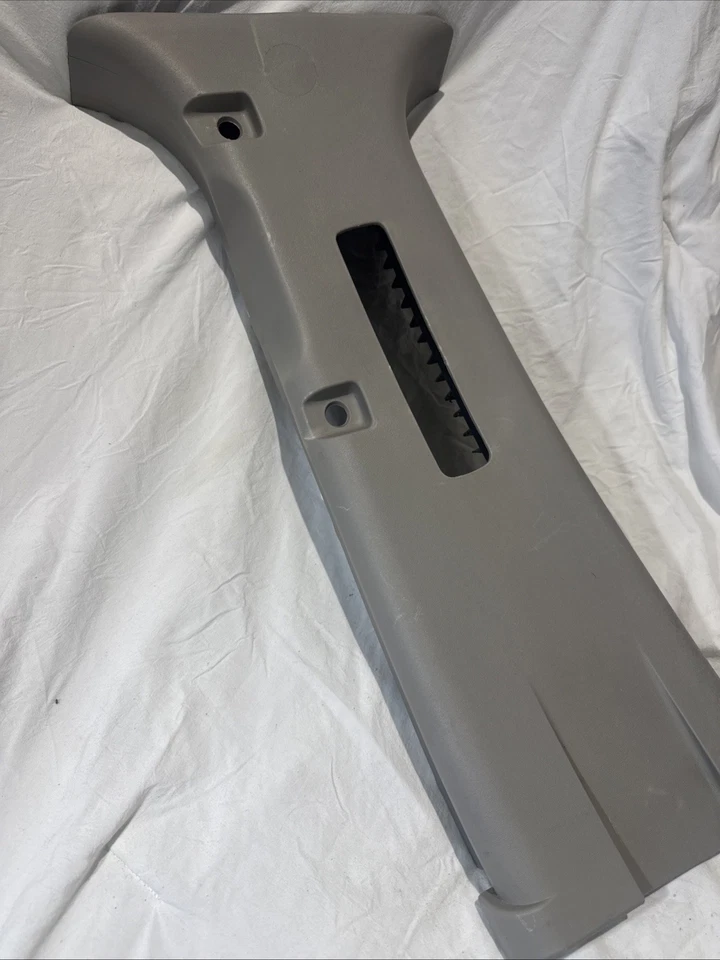 Nissan Titan 2008-2011 lado izquierdo del conductor superior pilar B cinturón de seguridad moldura Foto 3 de 4