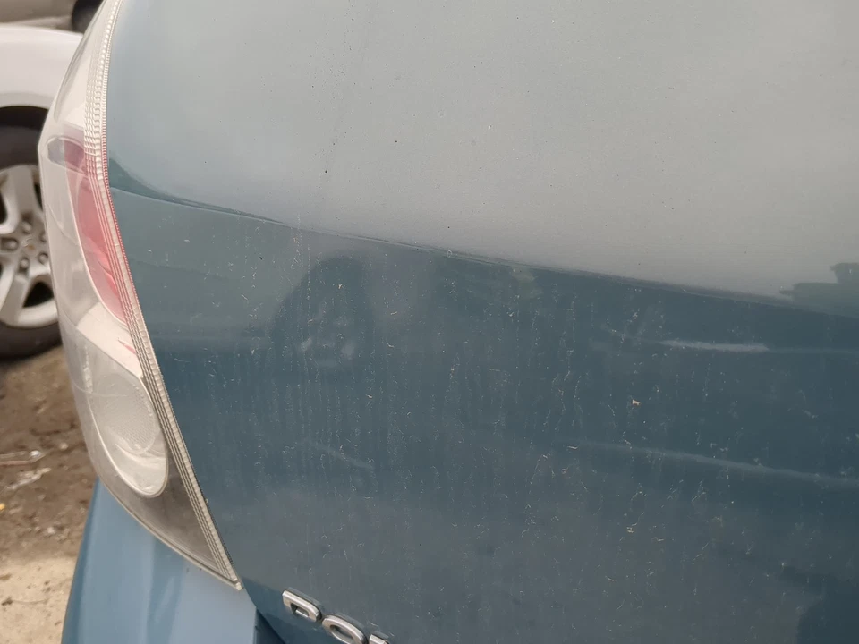 2009-2010 Pontiac Vibe Trunk/decklid/hatch/tailgate Oem W6HXA - Image 2 of 2