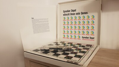 Schachbrett Dame aus Glas ( fast Neuwertig) 