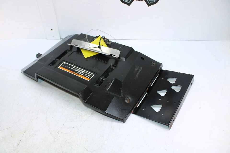 Ski-Doo Expedition 800R Xtreme E-TEC 2018 cubierta de caja de almacenamiento 510005714 Foto 2 de 4