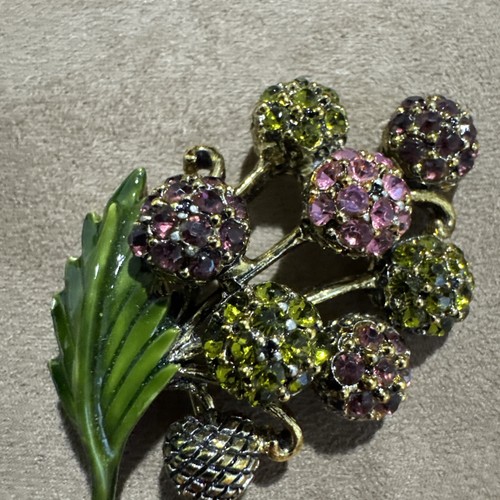 Hollycraft Green Enamel Leaves Rhinestone Flowers Brooch EUC - Picture 4 of 11