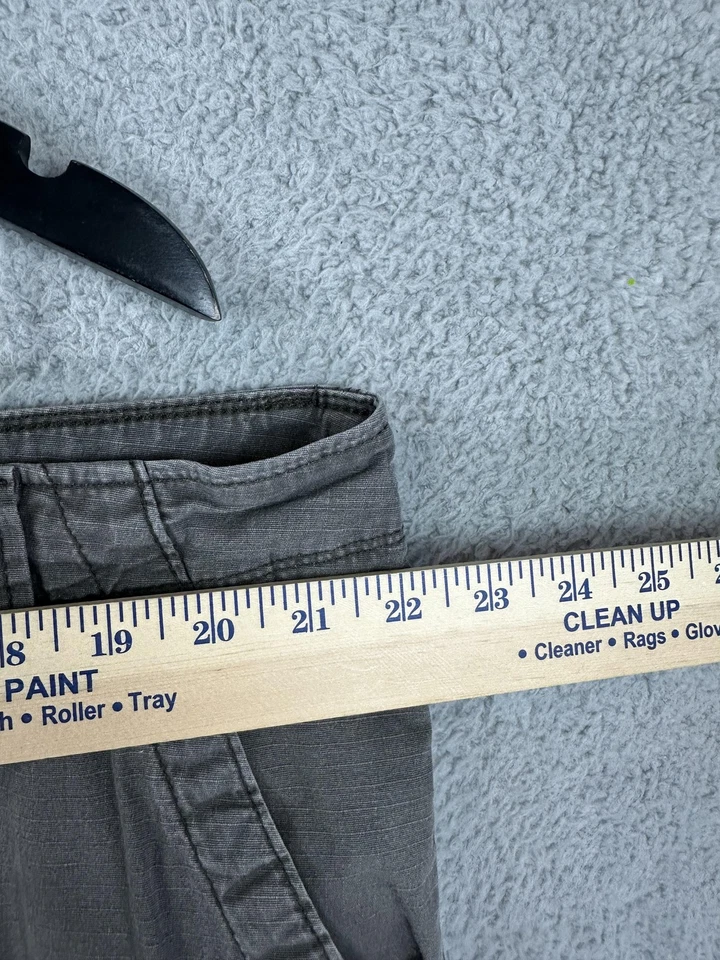 Pantalones cargo Wrangler para hombre 44x32 gris calce relajado elásticos utilitarios informales trabajo hombres Foto 3 de 4