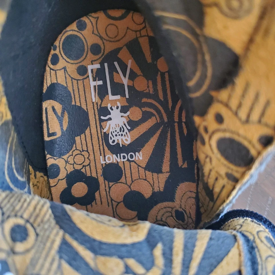 Bota de combate Fly London Leal feminina couro preto com cadarço tamanho 36/EUA 5.5-6 - Imagem 2 de 4