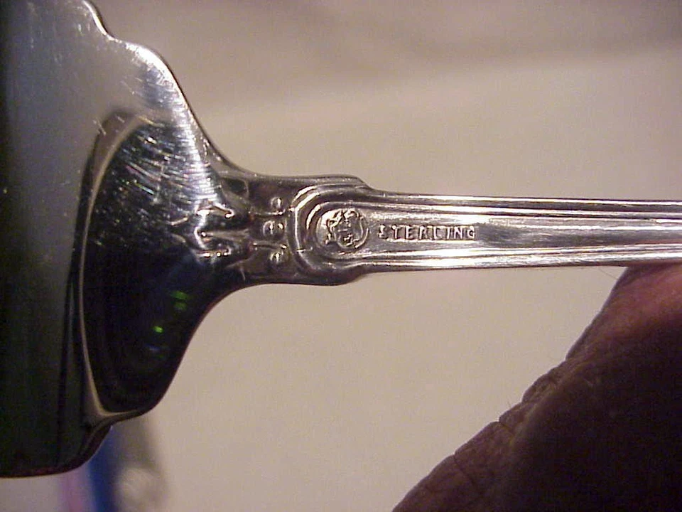 HEAVY STERLING SILVER FORK BY FRANK SMITH IN FIDDLE SHELL PATTERN 7 1/2 INCH !! - Image 3 of 3