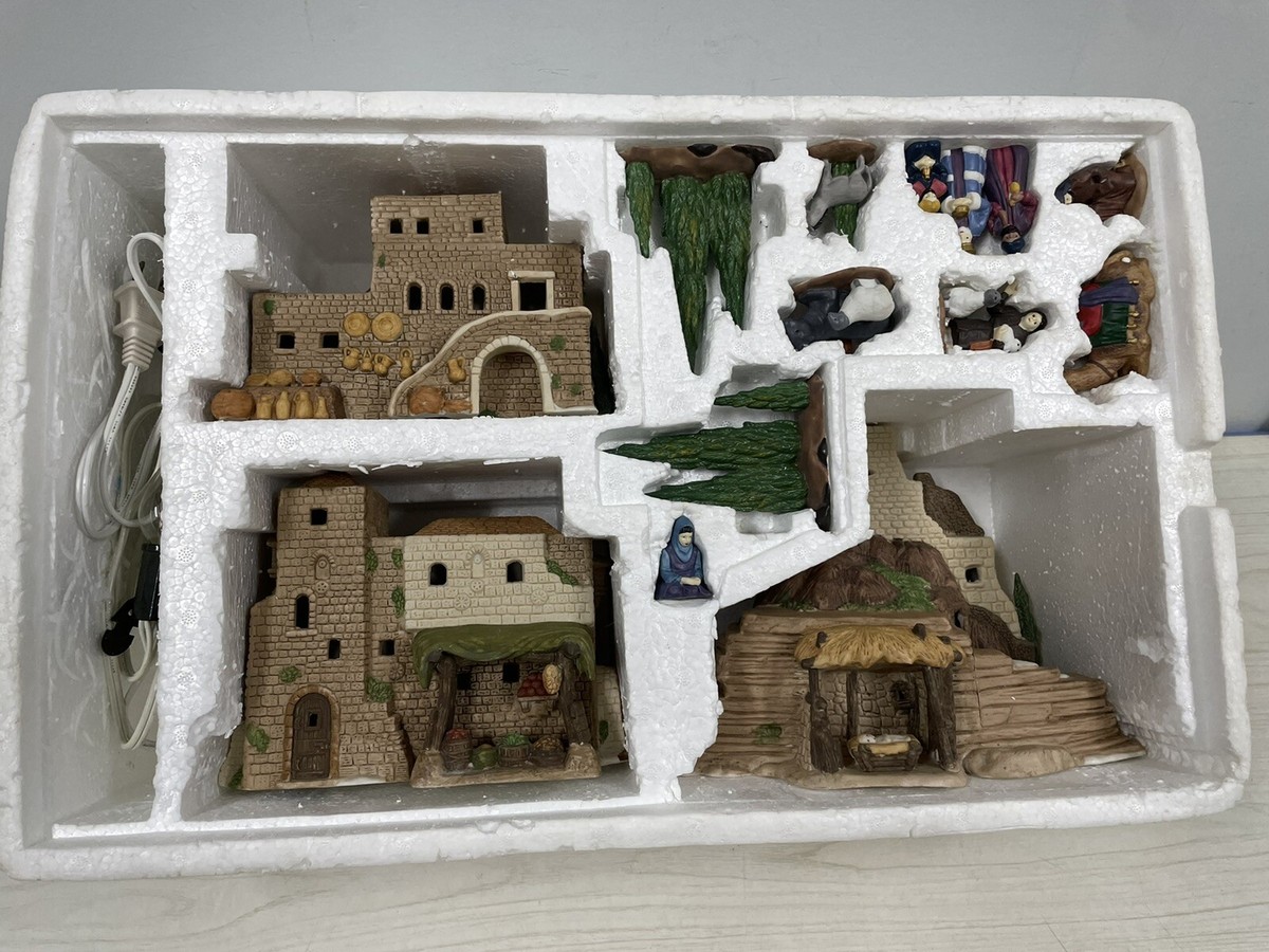 Dept 56 Heritage Village Little Town of Bethlehem Nativity 12 Set