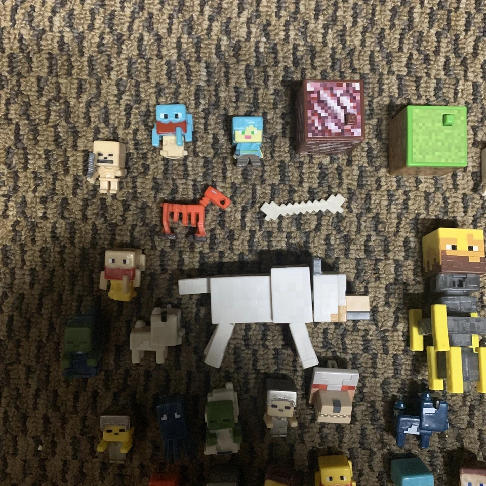 Lote de figuras de acción de juguete mixto de Minecraft Foto 2 de 4