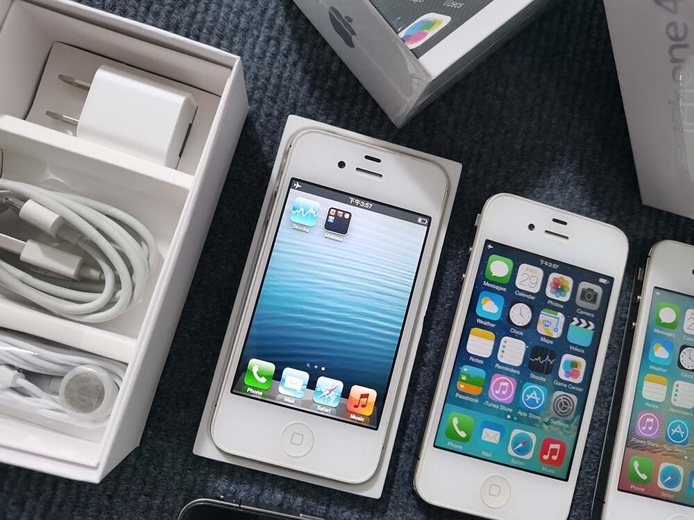 Apple iPhone ホワイト 4インチ 本体 Apple iPhone 4 - 8 GB - White (Unlocked) (CA) for sale