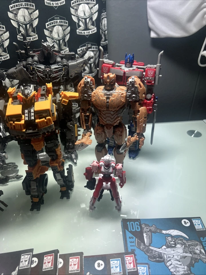 Lote (8 figuras) Transformers Studio Series Rise of the Beasts Foto 3 de 4