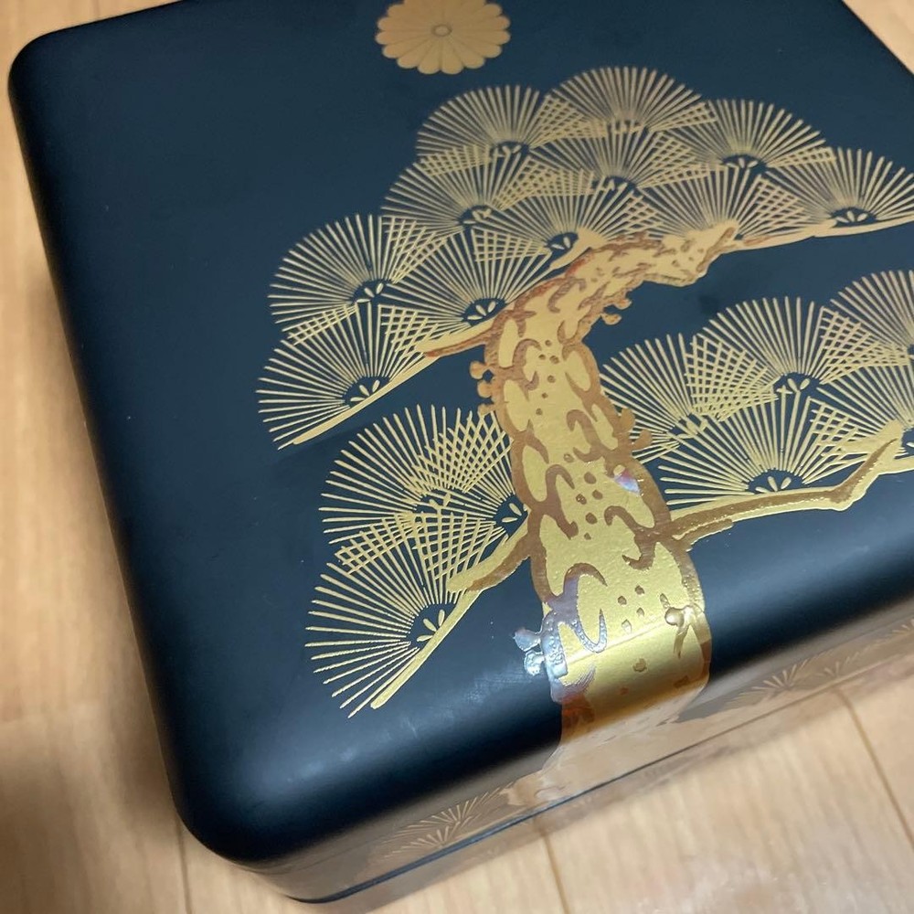 Jubako Bento Box Japanese Matte processing lacquer box two tiers black gold pine