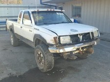 Carrier Front Axle 6 Cylinder Xe 26570r15 Tires Fits 99-00 Frontier 1609182