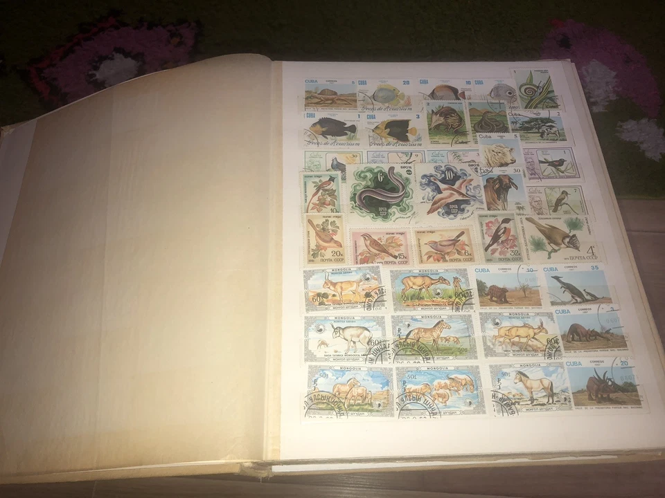 (Vintage 1950-2000) Big Old Album With Over 700 Collectible World Post Stamps - Image 4 of 4