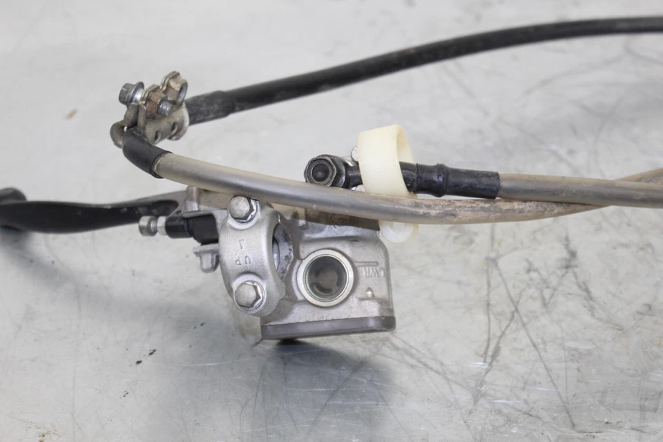 Honda CR125 CR 125 2003 03 OEM PINZA DE FRENO DELANTERA SOPORTE CILINDRO MAESTRO Foto 3 de 4