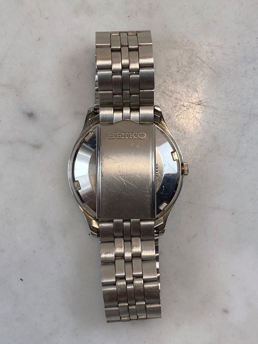 Vintage SEIKO 5 Automatic Day Date Men's Watch. 17 Jewels Vintage SEIKO 5 Automatic Day Date Men's Watch. 17 Jewels