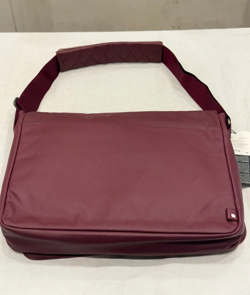 Incase, Coated Canvas Shoulder Bag, Fits Up to Macbook Pro 15", Color Auburn - Image 2 of 4