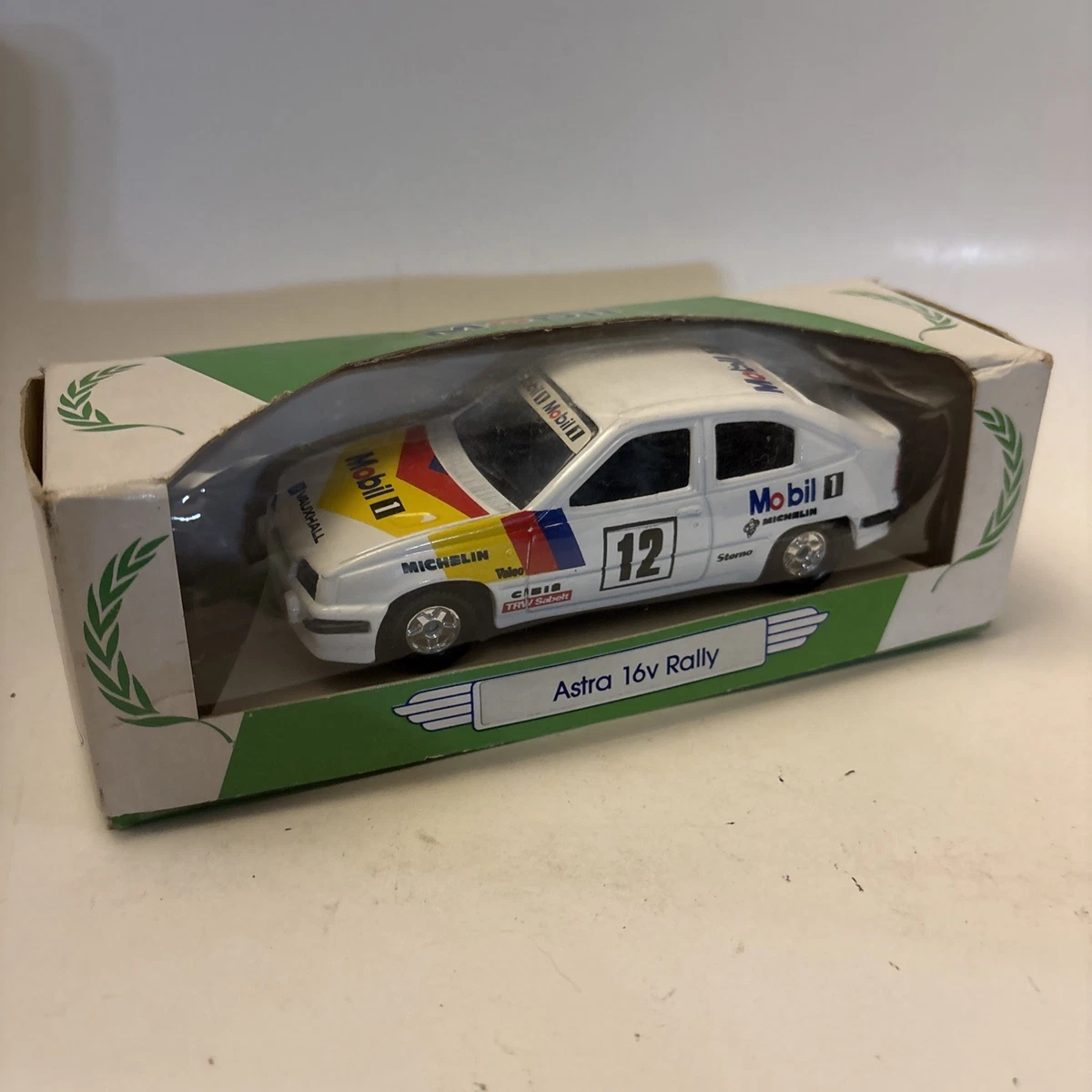 Miniature STRATER Vauxhall Mobil1 N°14 - 1987 Lombard Rallye 1/43 (sans Boîte)
