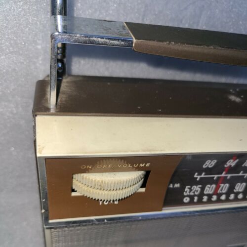 Vintage Aiwa AR-145 AM/FM 12 Transistor Radio Solid State Japan WORKS - Picture 4 of 10