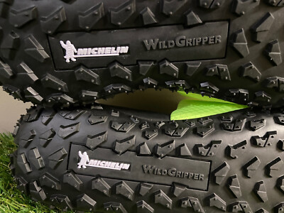 Under Armour Men display picture 1