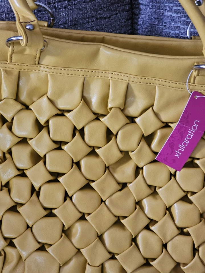 Bolso/cartera vintage amarillo XHILARATION para dama Foto 3 de 4