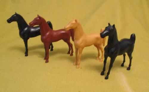 Vintage Tonka Farms Truck Play Set Hollow Plastic Horses X 4 Black, Brown, & Tan