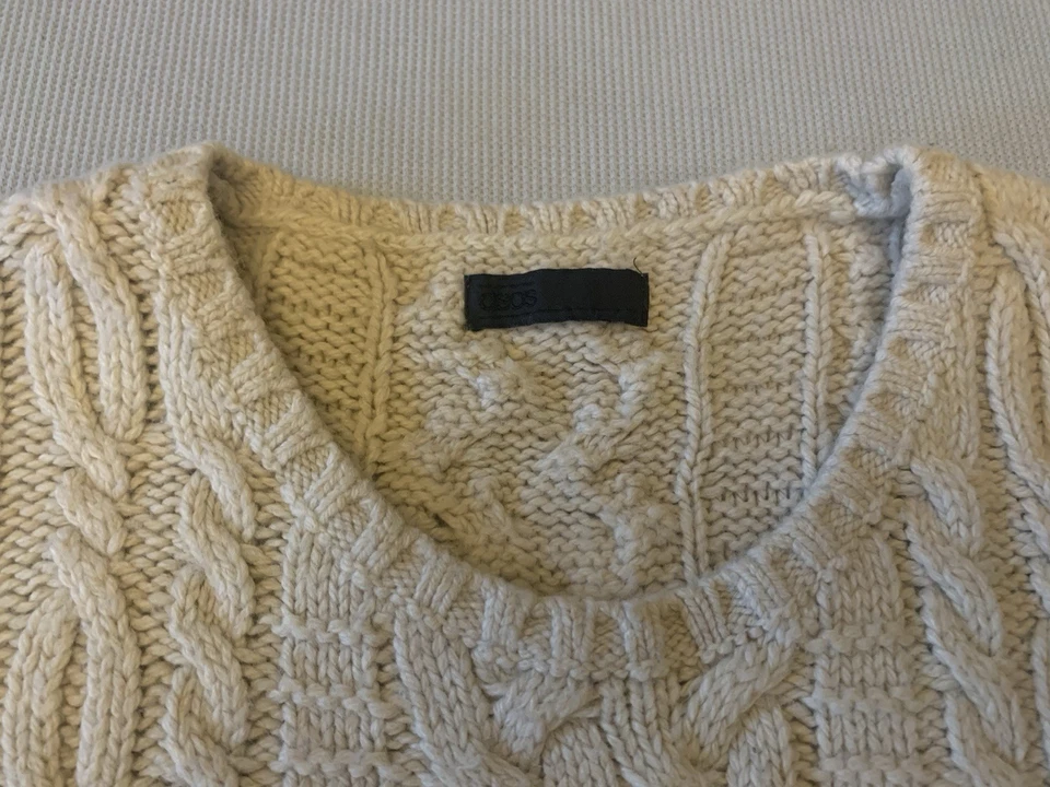 ASOS, Wool Blend-Chunky Cable Aran Knit-Crew Neck-Jumper. Size 2XL, 44/46”. VGC - Image 4 of 4