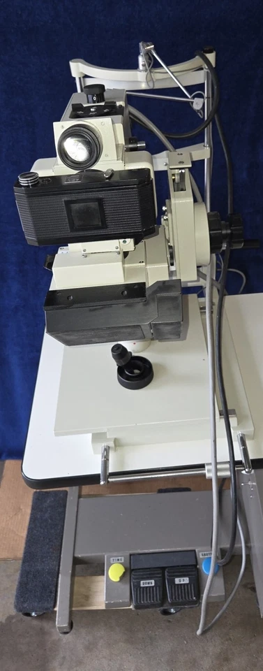 CÁMARA RETINIANA OFTÁLMICA KOWA RC-XV2 _ Con mesa eléctrica Foto 2 de 4