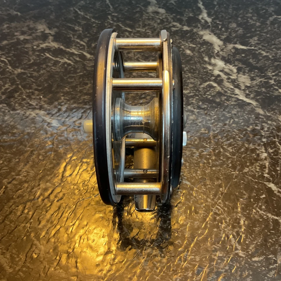 Carrete de pesca con mosca vintage - Modelo MARTIN - 67SS hecho en EE. UU. Foto 4 de 4