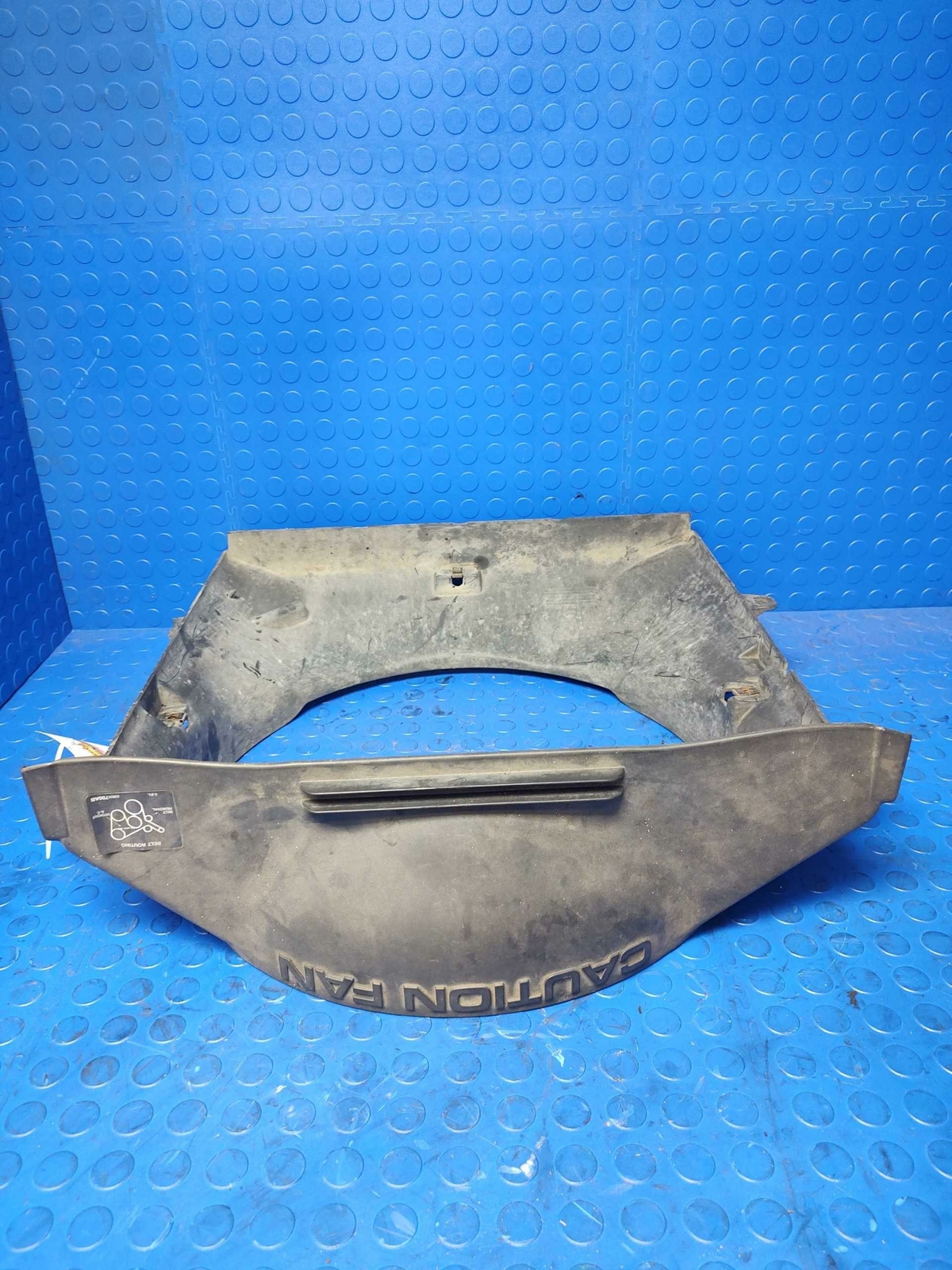 1999 2004 Jeep Grand Cherokee Fan Shroud Assembly 4.0L ONLY OEM