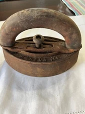 Antique 1830-80 W.H. HOWELL CO. GENEVA #3 SAD IRON Cast-Iron Decor 4 lb 13.6 oz