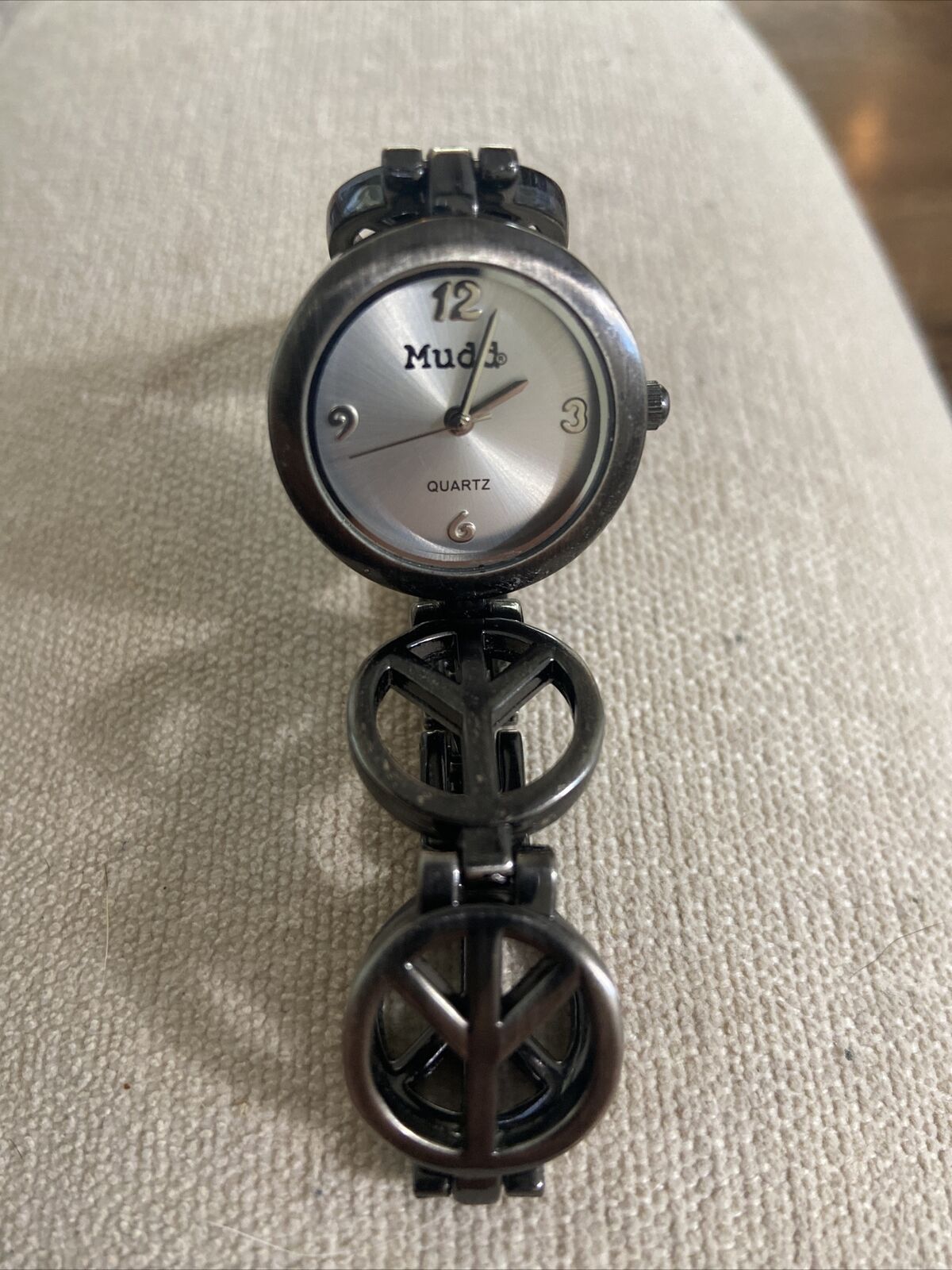 Mudd Watch Quartz With Peace Sign Metal Band