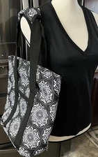 Black And White Reusable Floral Insulated Double Strap Shopping Bag 13 x 15 x 6