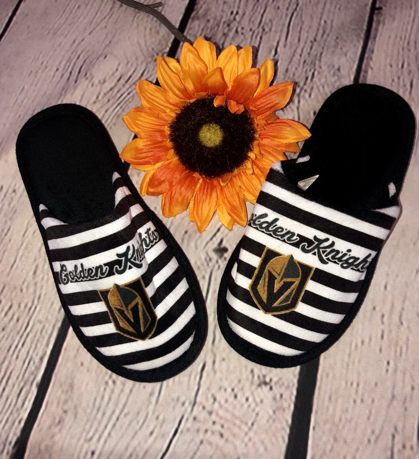 PANTOFOLA D’ORO Vegas Gol Knights Women's Slippers NHL License Small (5 6) VGK New