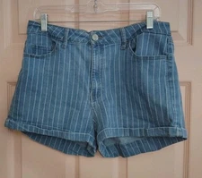 SO Striped Size 17 Cotton - Polyester - Rayon Shorts