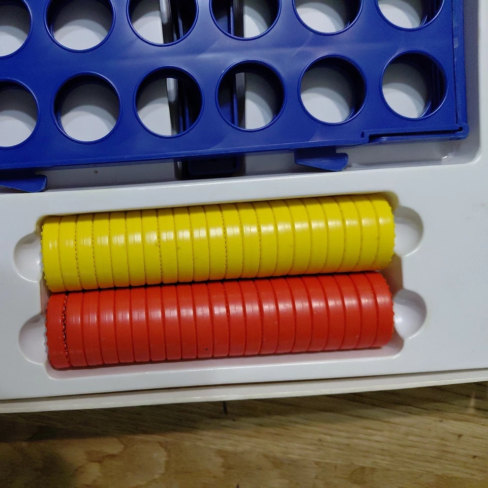 Connect 4 Original 1975 Edition Vintage  - MB Games Complete - Image 3 of 3