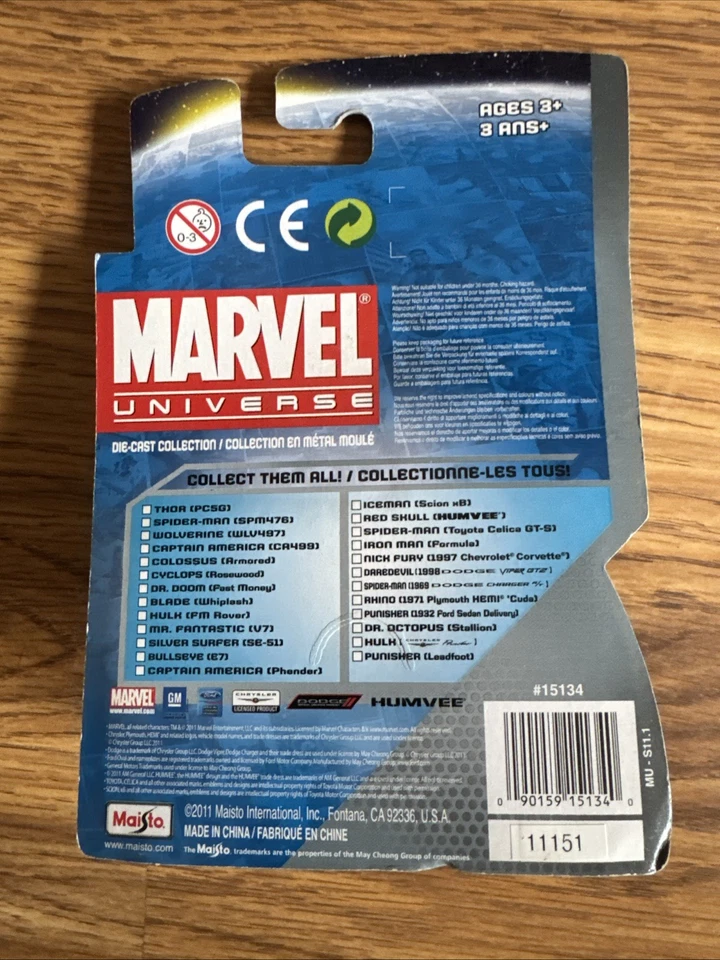 4x Die Cast Marvel Universe Vehículos Rhino Silver Surfer Blade Dr. Doom Foto 3 de 4