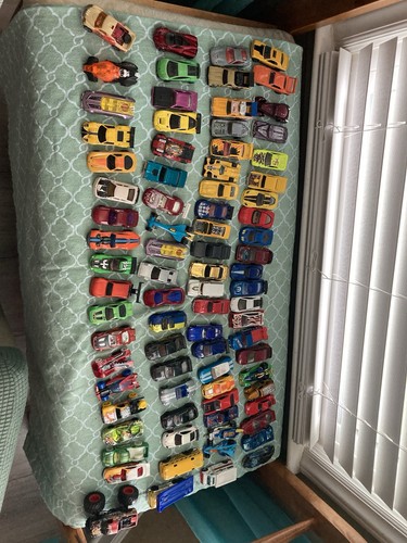 Hot Wheels HUGE lot Of loose Die cast Cars Vintage And Modern