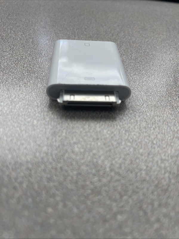 Genuine Apple A1362 iPad Iphone Adapter - SD Card Reader, 30 Pin to SD Card 